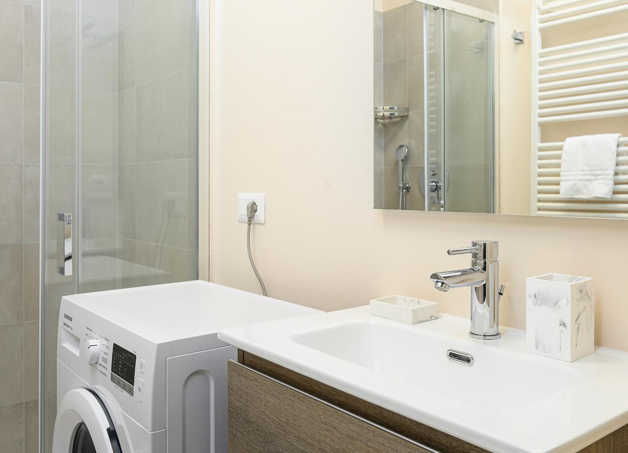 Suites In Porta Garibaldi & Chinatown - City Center Well Connected Милан Экстерьер фото